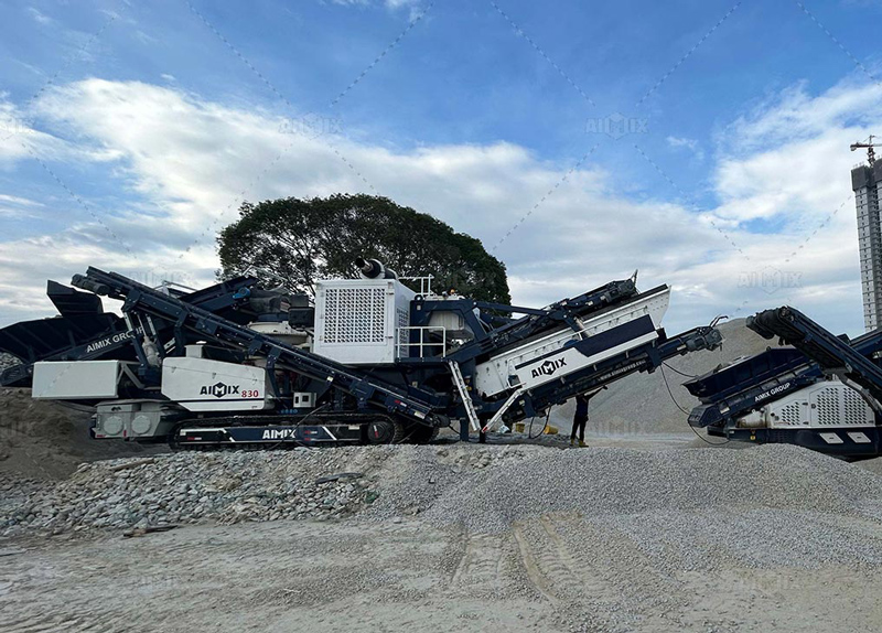 5 units of Crawler Crushers Processing Cobblestones for Road Construction